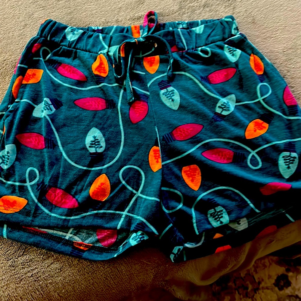 2 pair women’s sleep wear